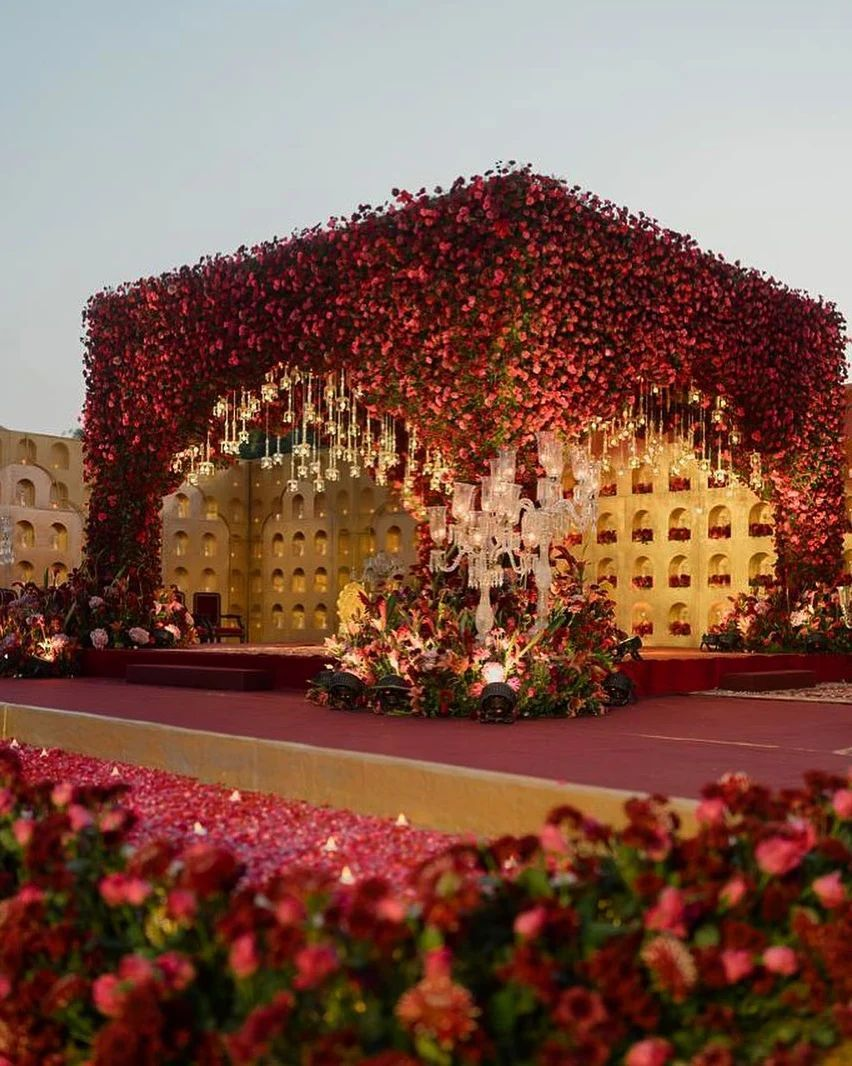 Landscaped garden wedding at Ramada Jaipur